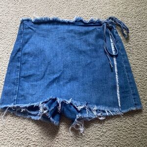 American Eagle Denim Mini Skort — Size 6!!